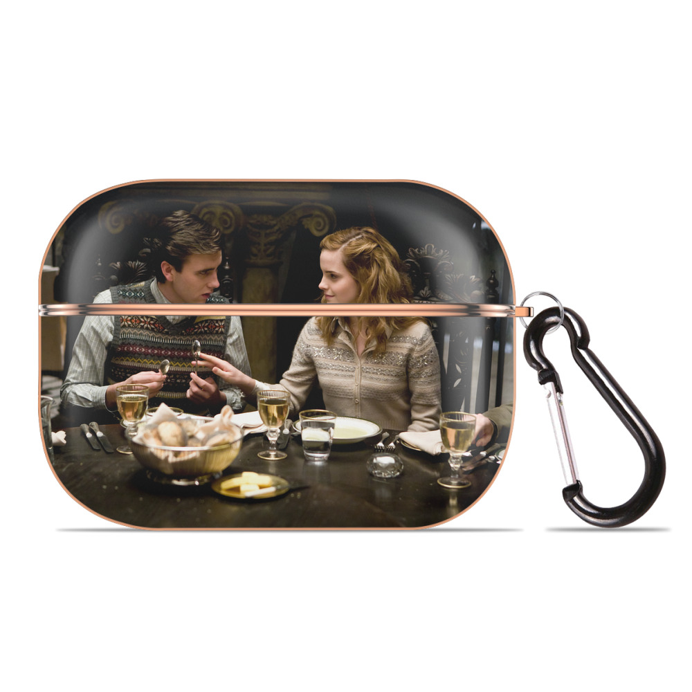 （画像用） Harry Potter ハリー・ポッターシリーズ 【AirPods Pro用】ハードシェル保護ケース｜耐衝撃・防指紋・カラビナ付き商品仕様
