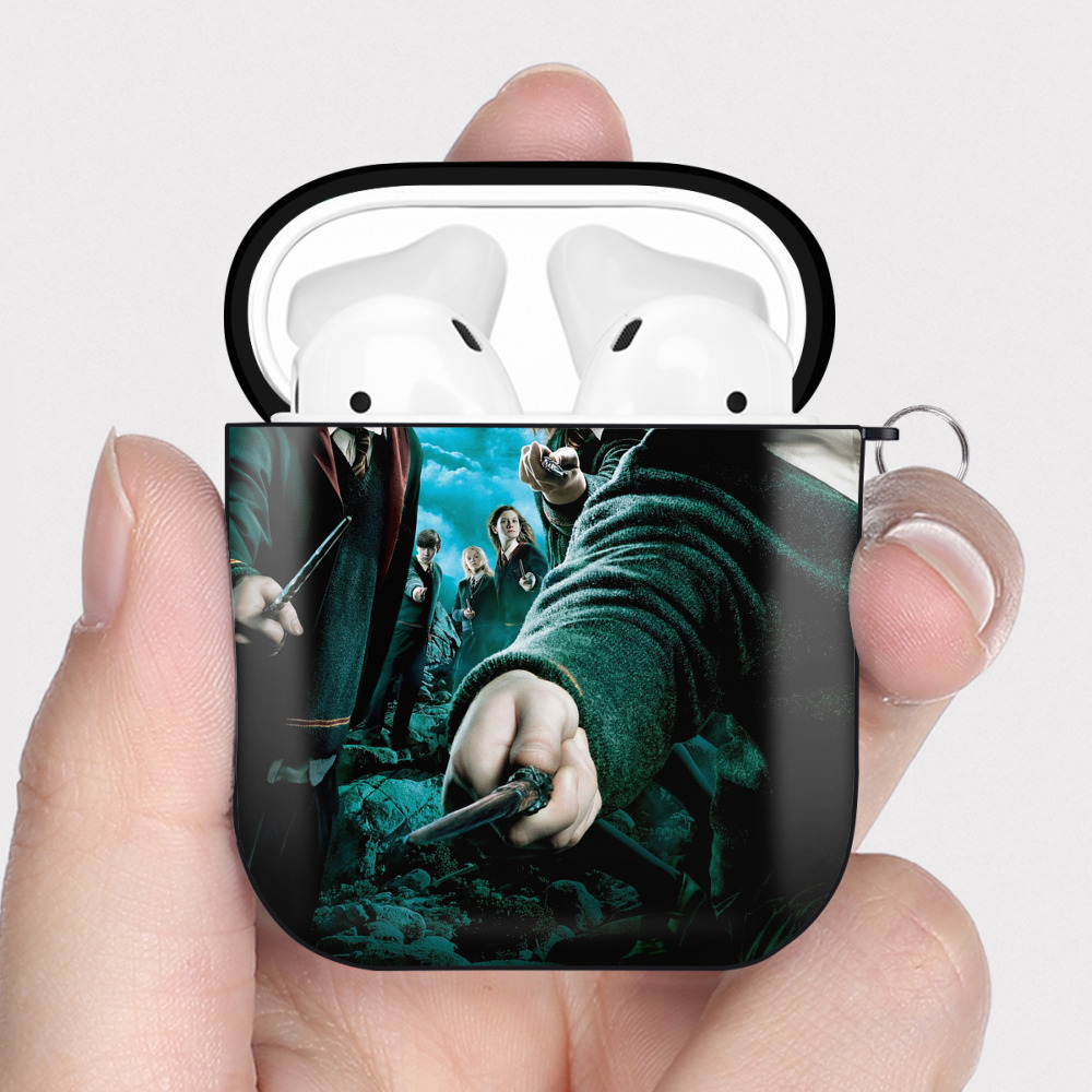 （画像用） Harry Potter ハリー・ポッターシリーズ AirPods 第2世代保護ケース ハードシェル ブラック 耐衝撃・防指紋・カラビナ付き