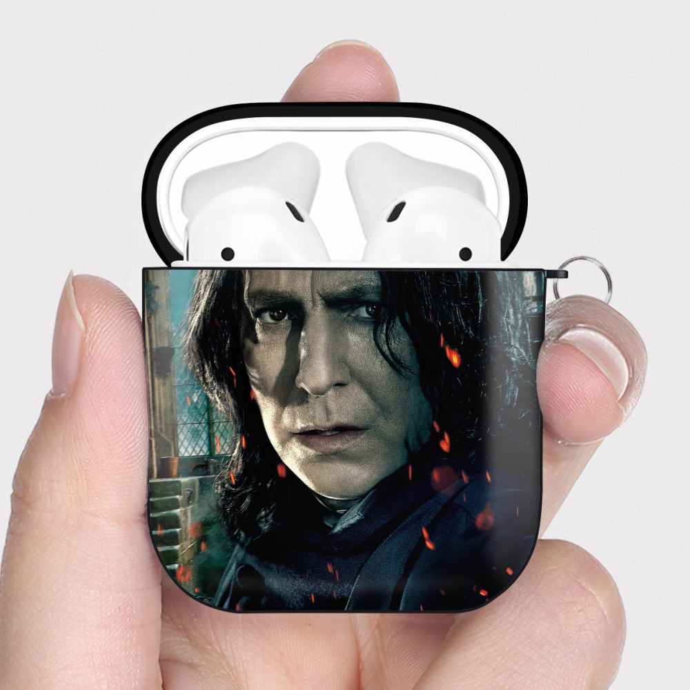 （画像用） Harry Potter ハリー・ポッターシリーズ AirPods 第2世代保護ケース ハードシェル ブラック 耐衝撃・防指紋・カラビナ付き