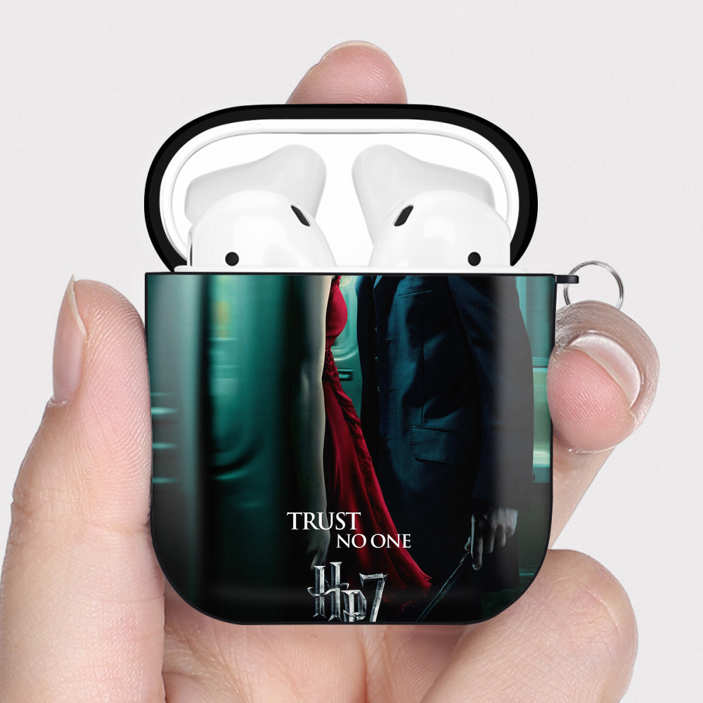 （画像用） Harry Potter ハリー・ポッターシリーズ AirPods 第2世代保護ケース ハードシェル ブラック 耐衝撃・防指紋・カラビナ付き