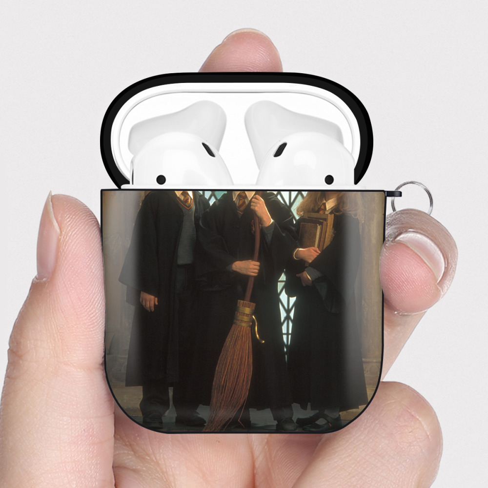 （画像用） Harry Potter ハリー・ポッターシリーズ AirPods 第2世代保護ケース ハードシェル ブラック 耐衝撃・防指紋・カラビナ付き