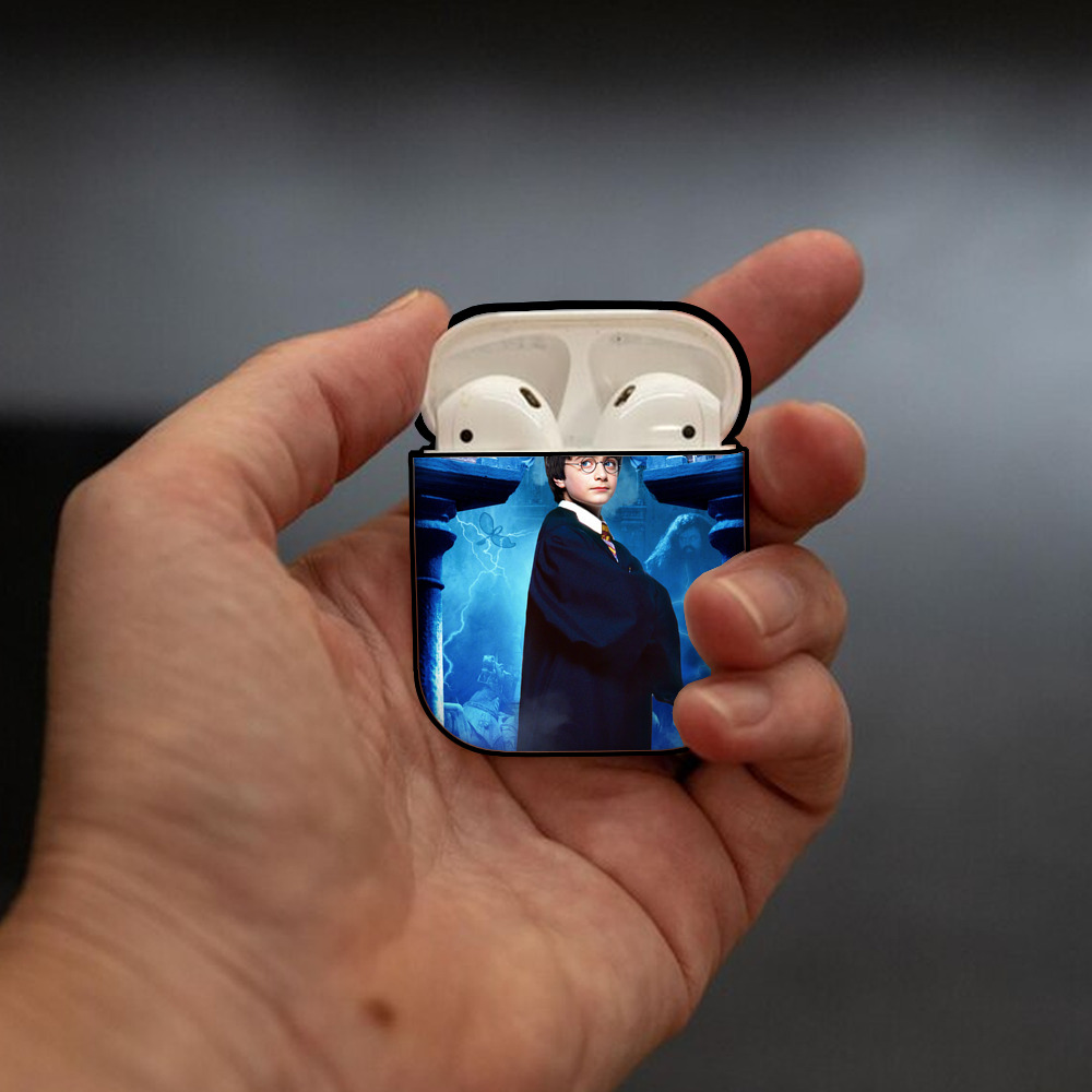 Harry Potter ハリー・ポッターシリーズ AirPods 第2世代保護ケース ハードシェル ブラック 耐衝撃・防指紋・カラビナ付き
