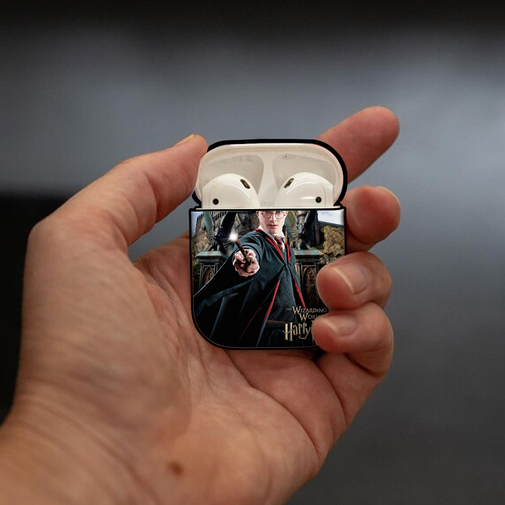 Harry Potter ハリー・ポッターシリーズ AirPods 第2世代保護ケース ハードシェル ブラック 耐衝撃・防指紋・カラビナ付き