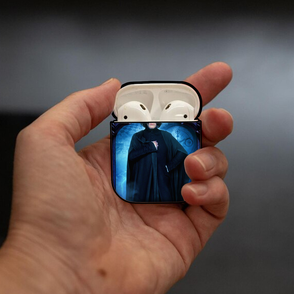 Harry Potter ハリー・ポッターシリーズ AirPods 第2世代保護ケース ハードシェル ブラック 耐衝撃・防指紋・カラビナ付き