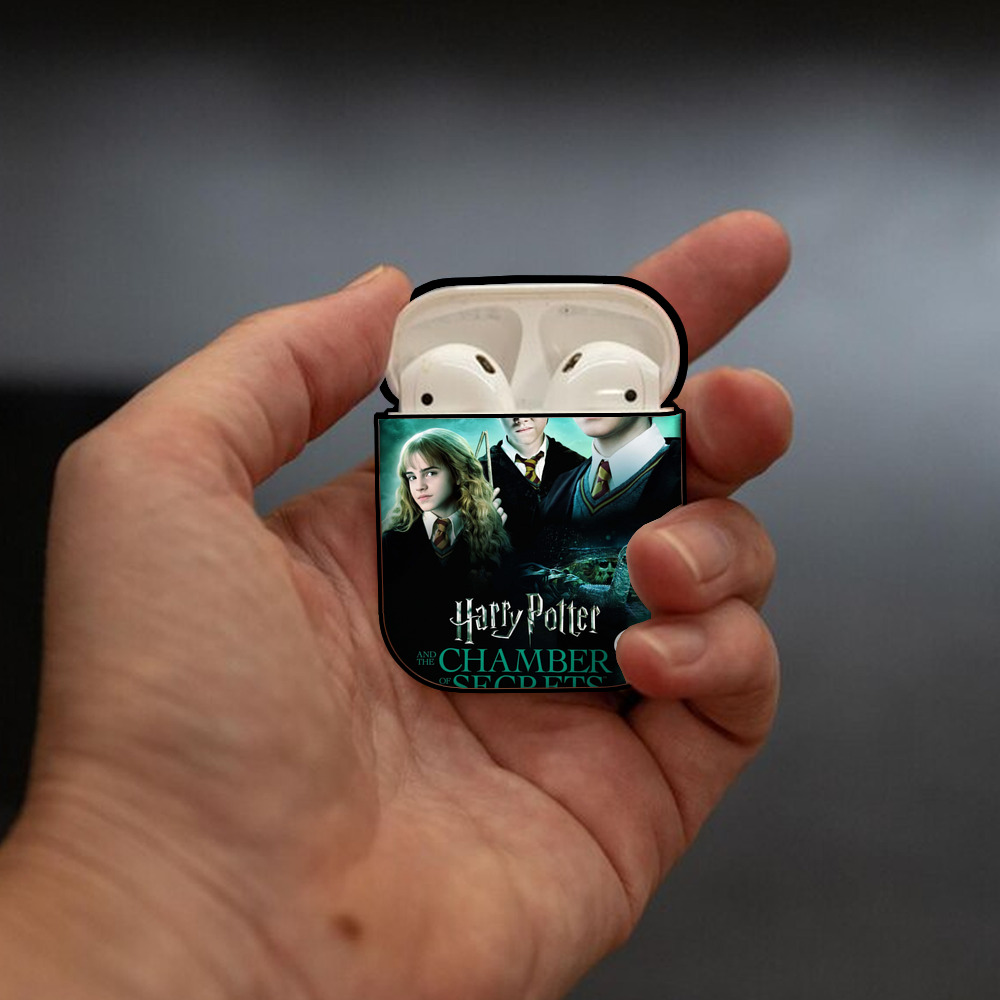 Harry Potter ハリー・ポッターシリーズ AirPods 第2世代保護ケース ハードシェル ブラック 耐衝撃・防指紋・カラビナ付き