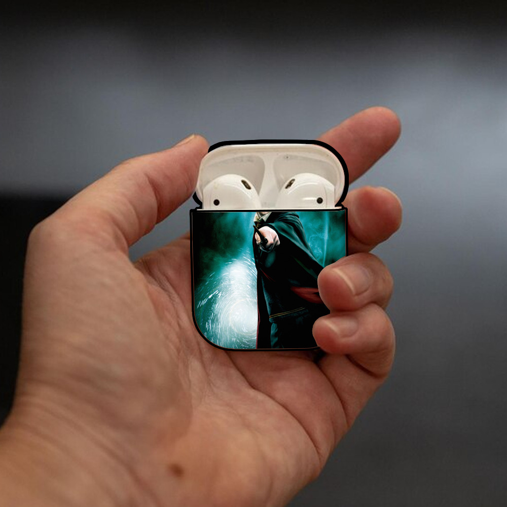 Harry Potter ハリー・ポッターシリーズ AirPods 第2世代保護ケース ハードシェル ブラック 耐衝撃・防指紋・カラビナ付き