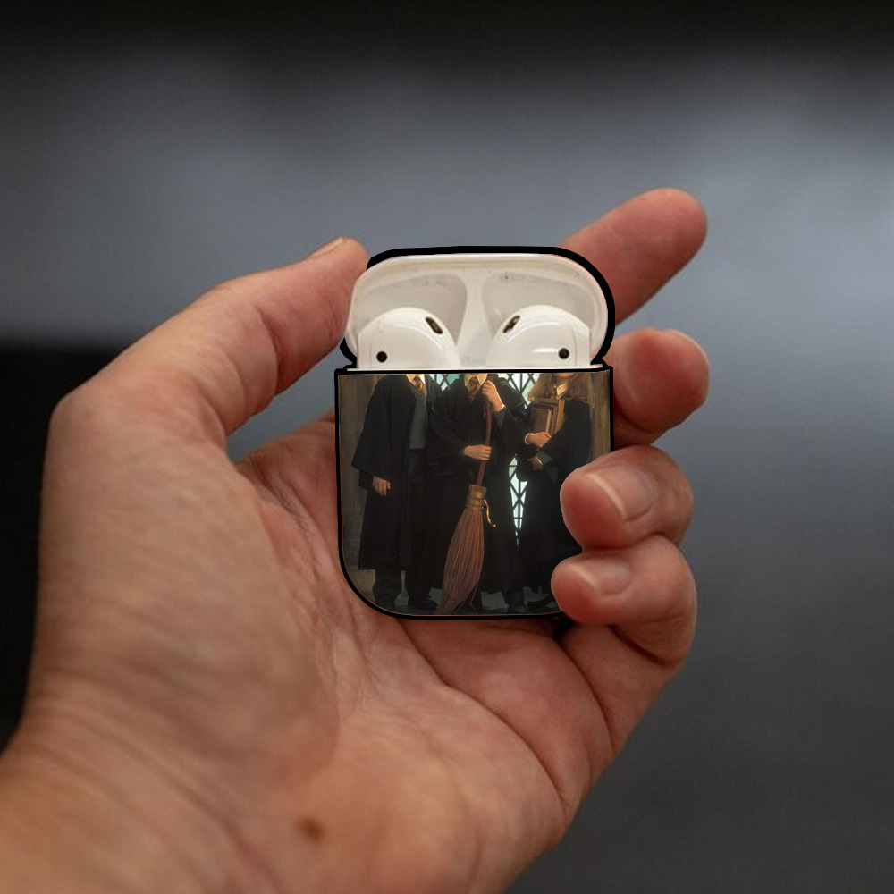 Harry Potter ハリー・ポッターシリーズ AirPods 第2世代保護ケース ハードシェル ブラック 耐衝撃・防指紋・カラビナ付き