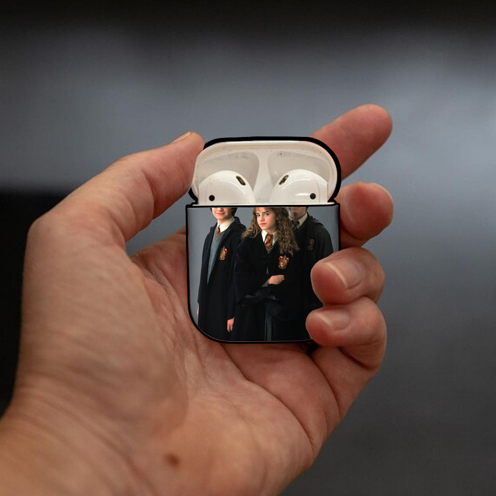 Harry Potter ハリー・ポッターシリーズ AirPods 第2世代保護ケース ハードシェル ブラック 耐衝撃・防指紋・カラビナ付き