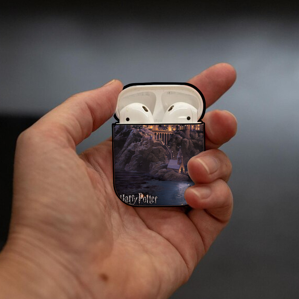 Harry Potter ハリー・ポッターシリーズ AirPods 第2世代保護ケース ハードシェル ブラック 耐衝撃・防指紋・カラビナ付き