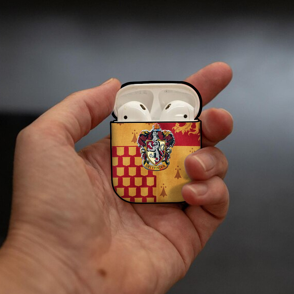 Harry Potter ハリー・ポッターシリーズ AirPods 第2世代保護ケース ハードシェル ブラック 耐衝撃・防指紋・カラビナ付き