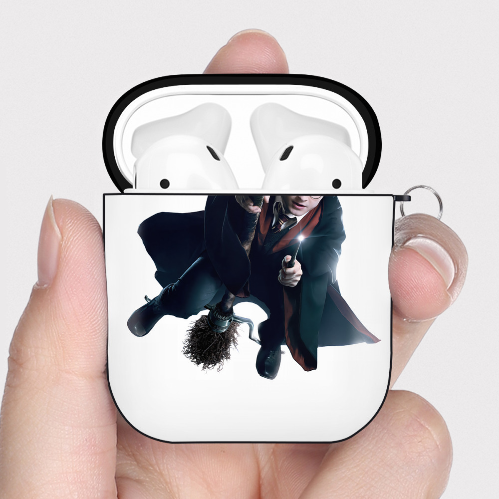 （画像用） Harry Potter ハリー・ポッターシリーズ AirPods 第2世代保護ケース ハードシェル ブラック 耐衝撃・防指紋・カラビナ付き