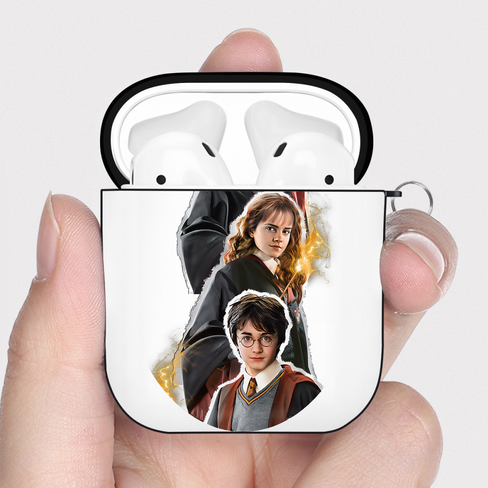 （画像用） Harry Potter ハリー・ポッターシリーズ AirPods 第2世代保護ケース ハードシェル ブラック 耐衝撃・防指紋・カラビナ付き