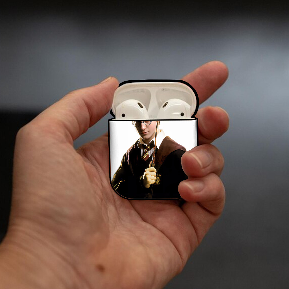 Harry Potter ハリー・ポッターシリーズ AirPods 第2世代保護ケース ハードシェル ブラック 耐衝撃・防指紋・カラビナ付き