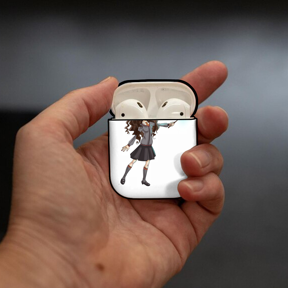 Harry Potter ハリー・ポッターシリーズ AirPods 第2世代保護ケース ハードシェル ブラック 耐衝撃・防指紋・カラビナ付き