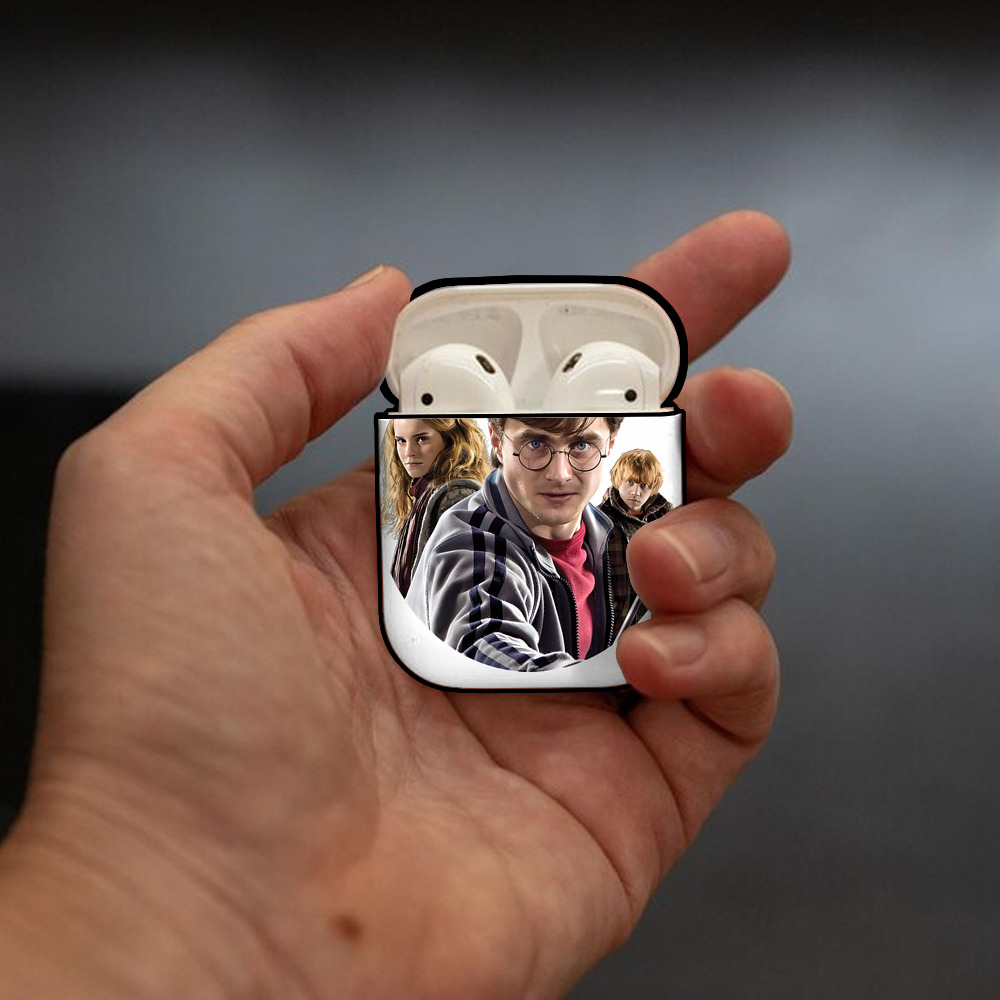 Harry Potter ハリー・ポッターシリーズ AirPods 第2世代保護ケース ハードシェル ブラック 耐衝撃・防指紋・カラビナ付き
