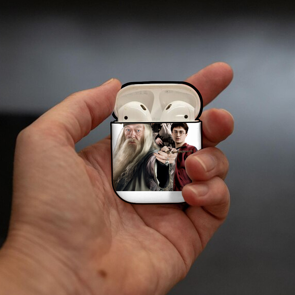 Harry Potter ハリー・ポッターシリーズ AirPods 第2世代保護ケース ハードシェル ブラック 耐衝撃・防指紋・カラビナ付き