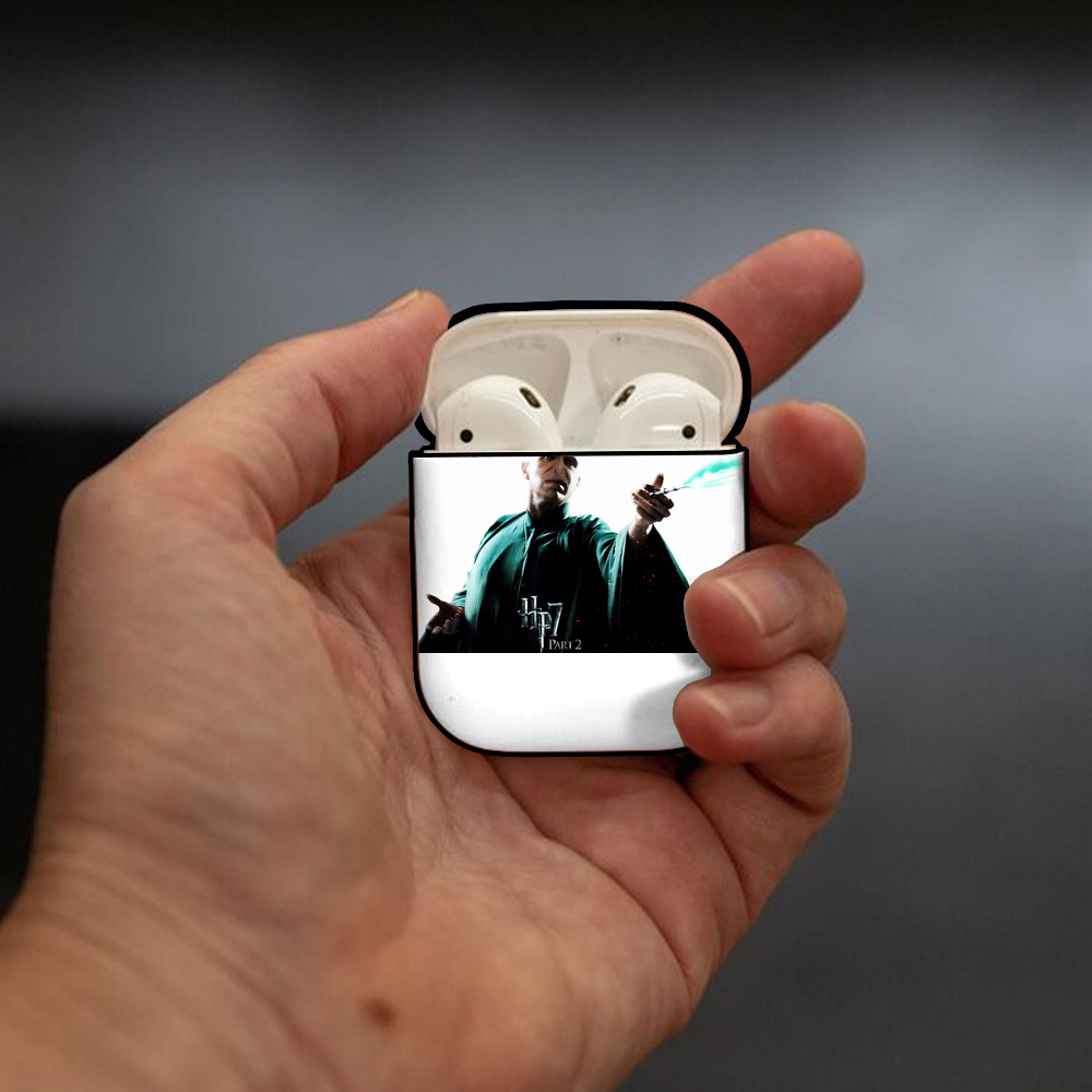 Harry Potter ハリー・ポッターシリーズ AirPods 第2世代保護ケース ハードシェル ブラック 耐衝撃・防指紋・カラビナ付き