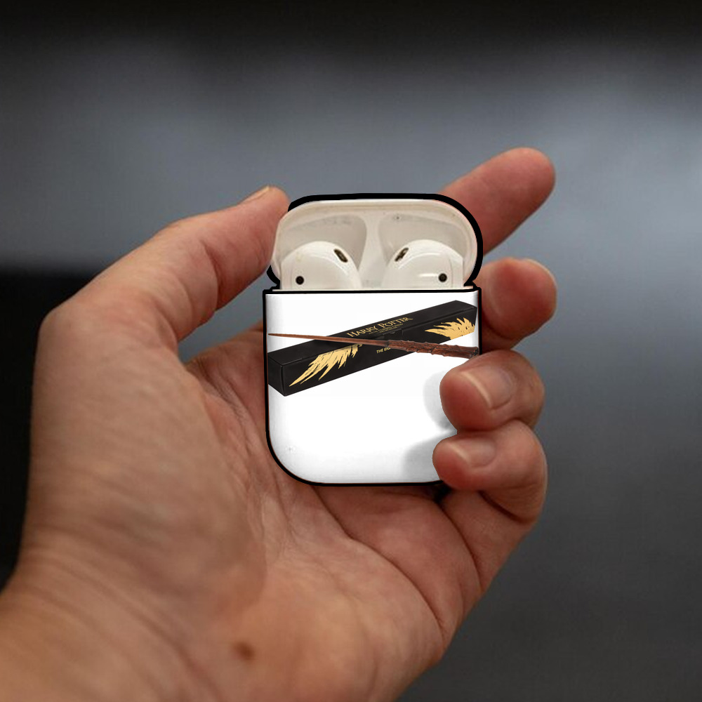 Harry Potter ハリー・ポッターシリーズ AirPods 第2世代保護ケース ハードシェル ブラック 耐衝撃・防指紋・カラビナ付き