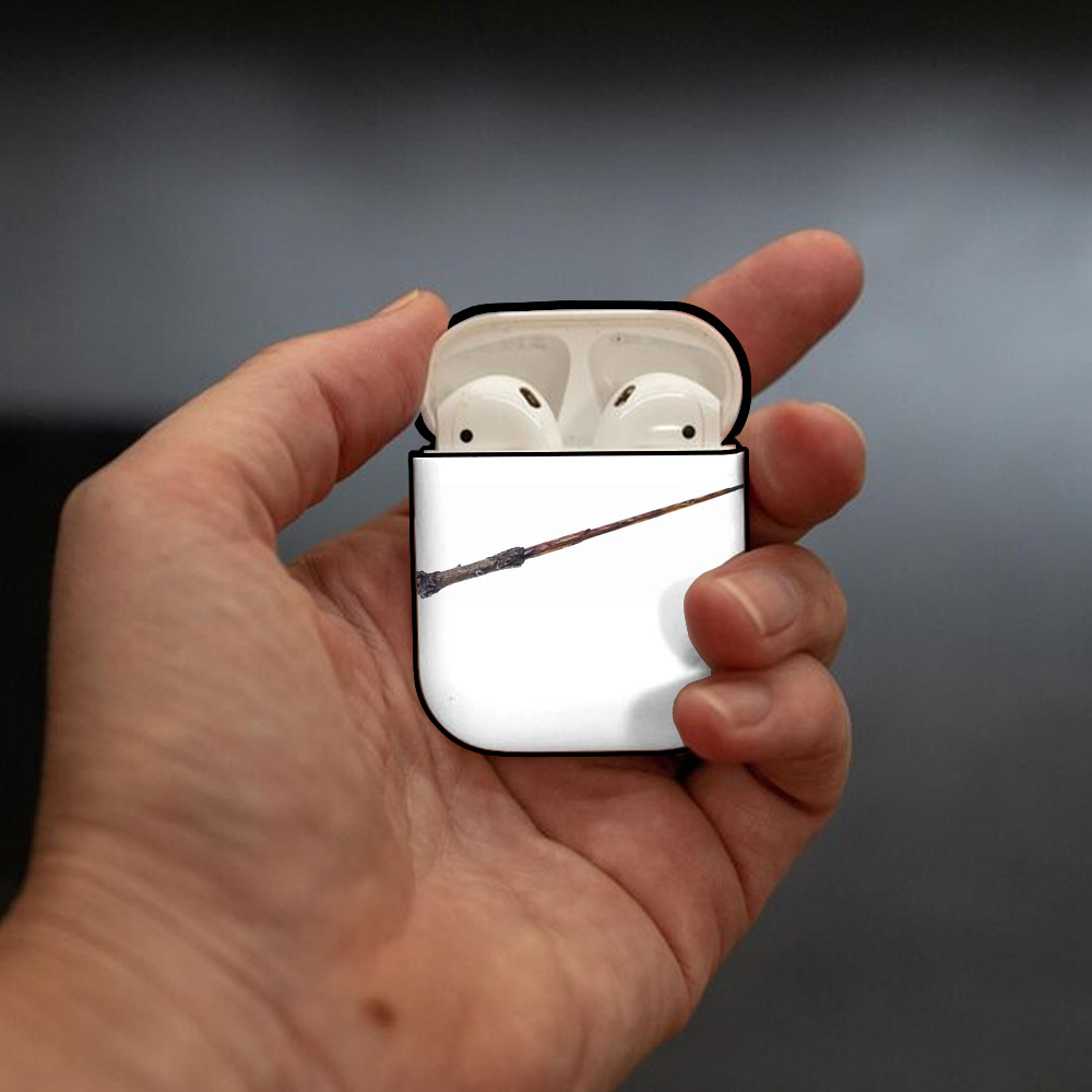 Harry Potter ハリー・ポッターシリーズ AirPods 第2世代保護ケース ハードシェル ブラック 耐衝撃・防指紋・カラビナ付き