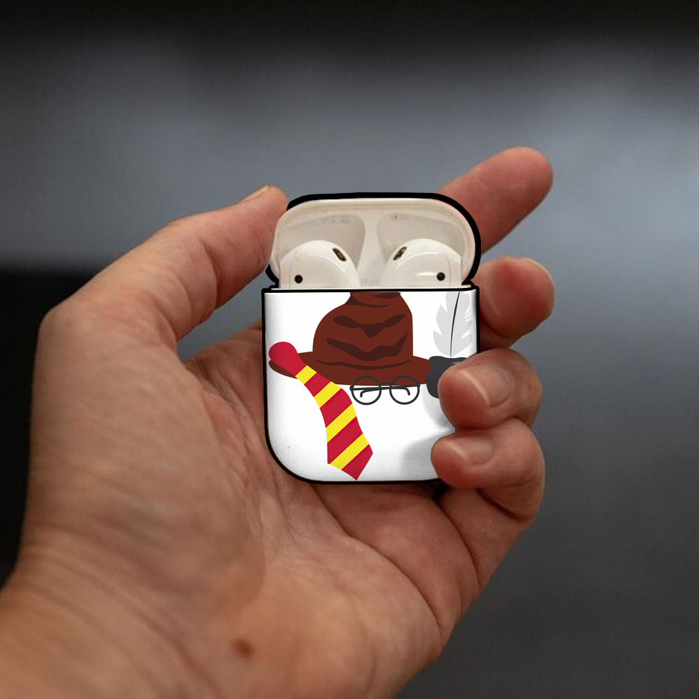 Harry Potter ハリー・ポッターシリーズ AirPods 第2世代保護ケース ハードシェル ブラック 耐衝撃・防指紋・カラビナ付き
