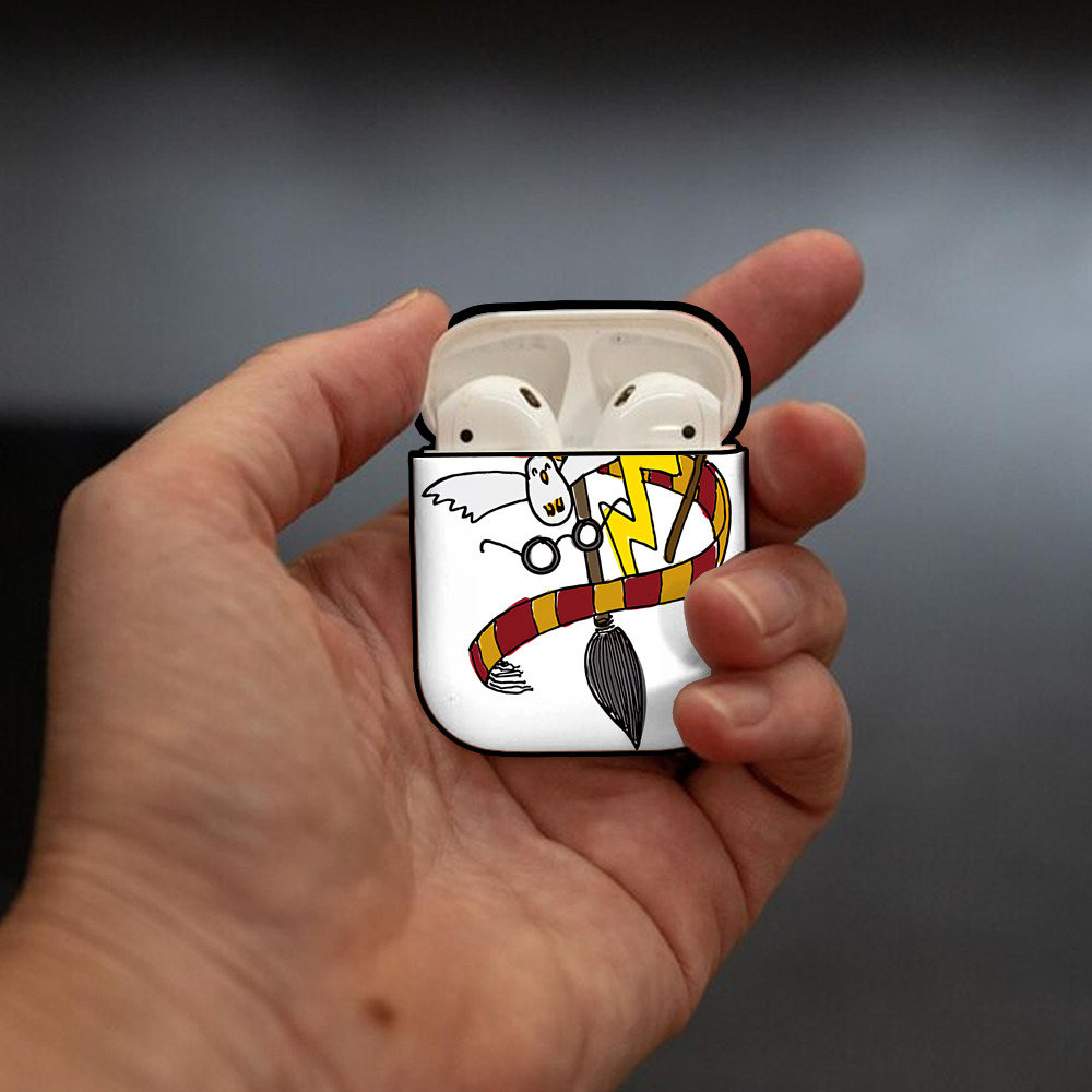 Harry Potter ハリー・ポッターシリーズ AirPods 第2世代保護ケース ハードシェル ブラック 耐衝撃・防指紋・カラビナ付き