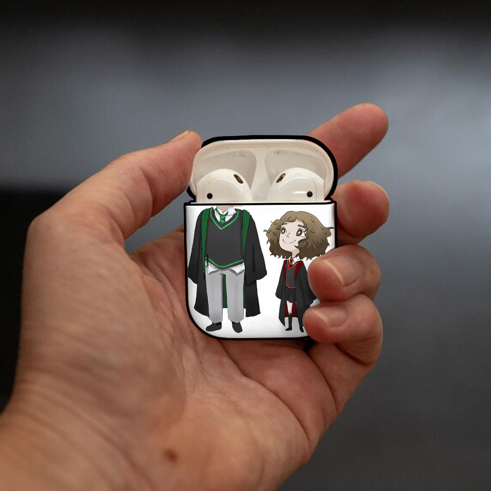 Harry Potter ハリー・ポッターシリーズ AirPods 第2世代保護ケース ハードシェル ブラック 耐衝撃・防指紋・カラビナ付き
